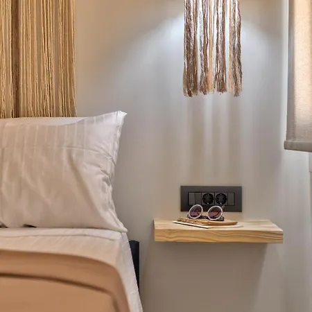 Aeolia Boutique 4* 埃尔莫波利斯